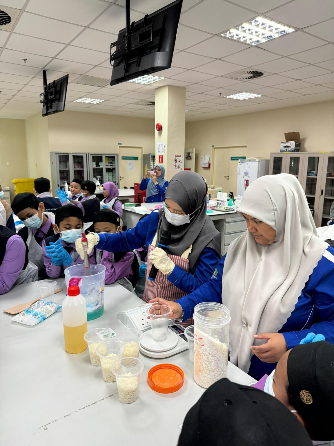 Eco-explorers: Discover the Power of Upcycling – IIUM Kuantan ...