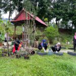 Program FITIK Gotong Royong Bersama Pengarah Kawasan Taman Herba OSeM